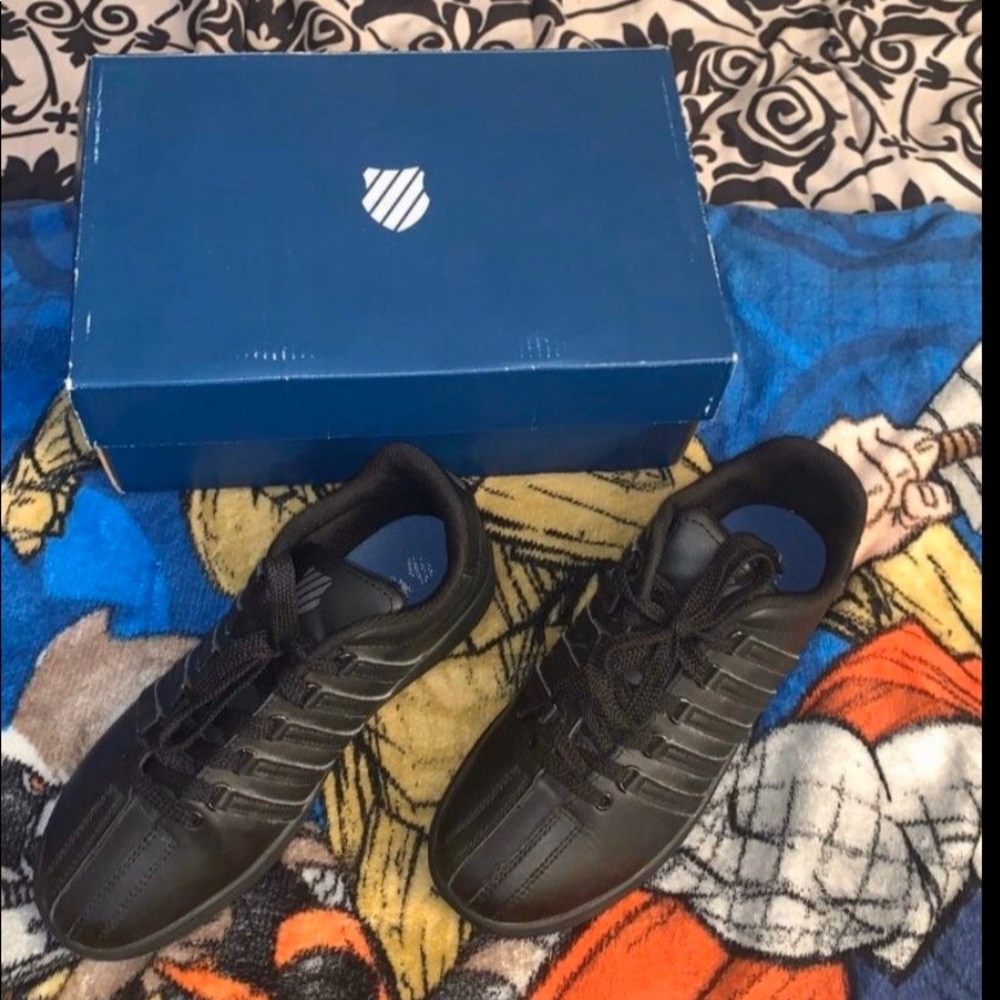 Black K-Swiss
